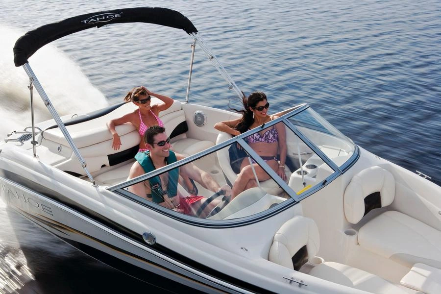 Motorboat rental for leisure travel and water recreation